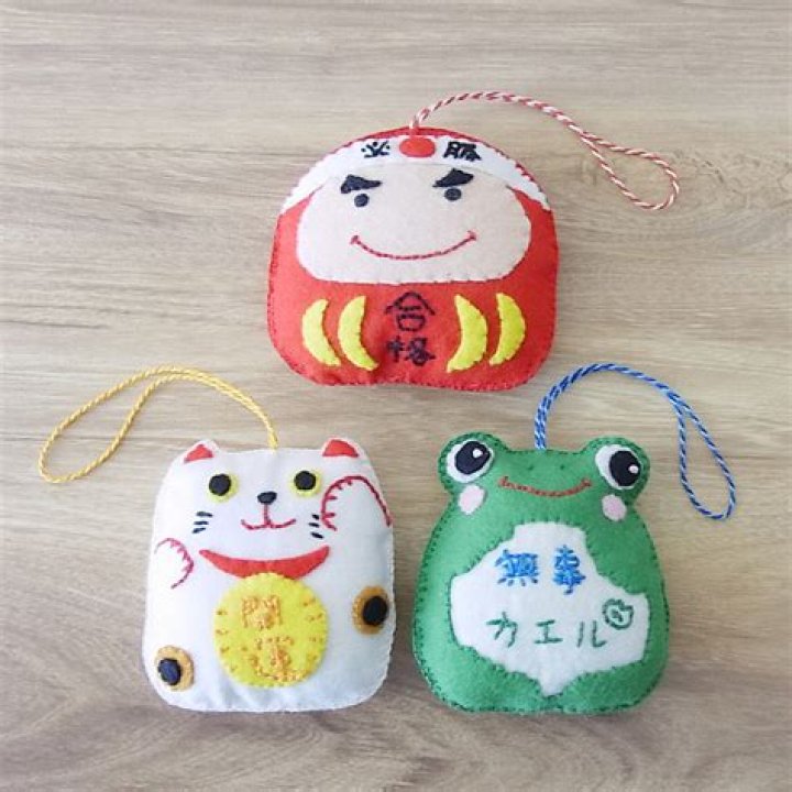 フェルトで作る手作りお守りキャラクターのイメージ