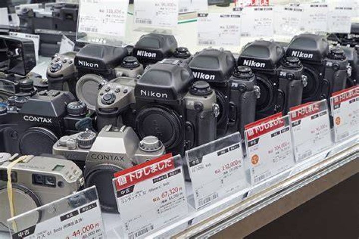 秋葉原の中古カメラマーケットのイメージ