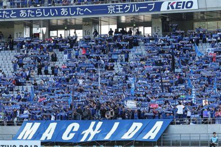 FC町田ゼルビアのスタジアムとサポーターのイメージ